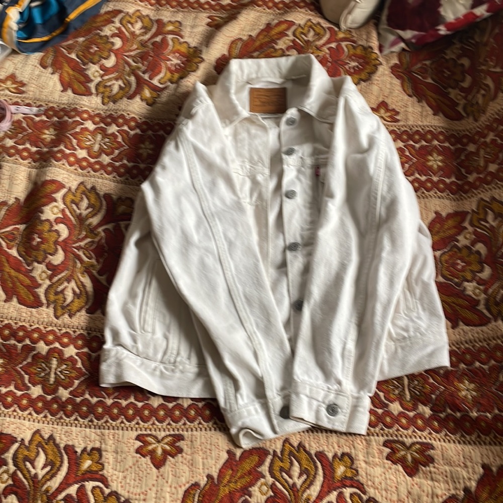 Levi’s Classic White Denim Jacket - image 3